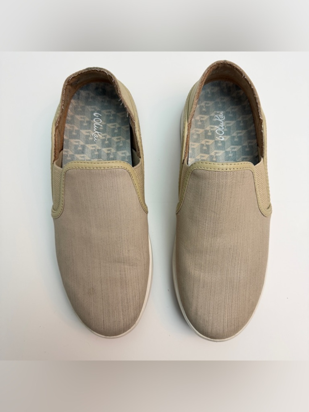 OluKai Ki‘ihele ‘Ili Slip On Sneaker, Size 9 - Picture 2 of 7